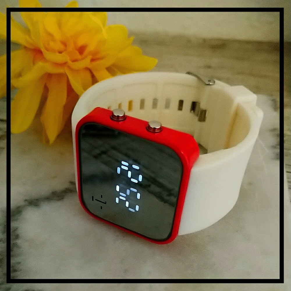 1:Face Red and White Mirror Charity Watch